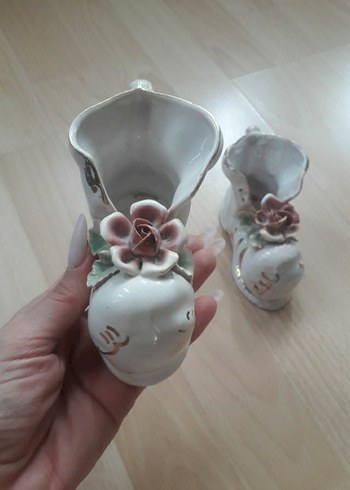 Pastel Beyaz Çiçek Detaylı Seramik Vazo - Görsel 3