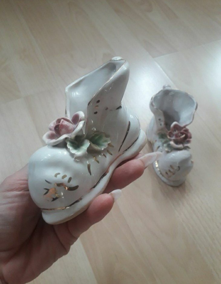 Pastel Beyaz Çiçek Detaylı Seramik Vazo - Görsel 4