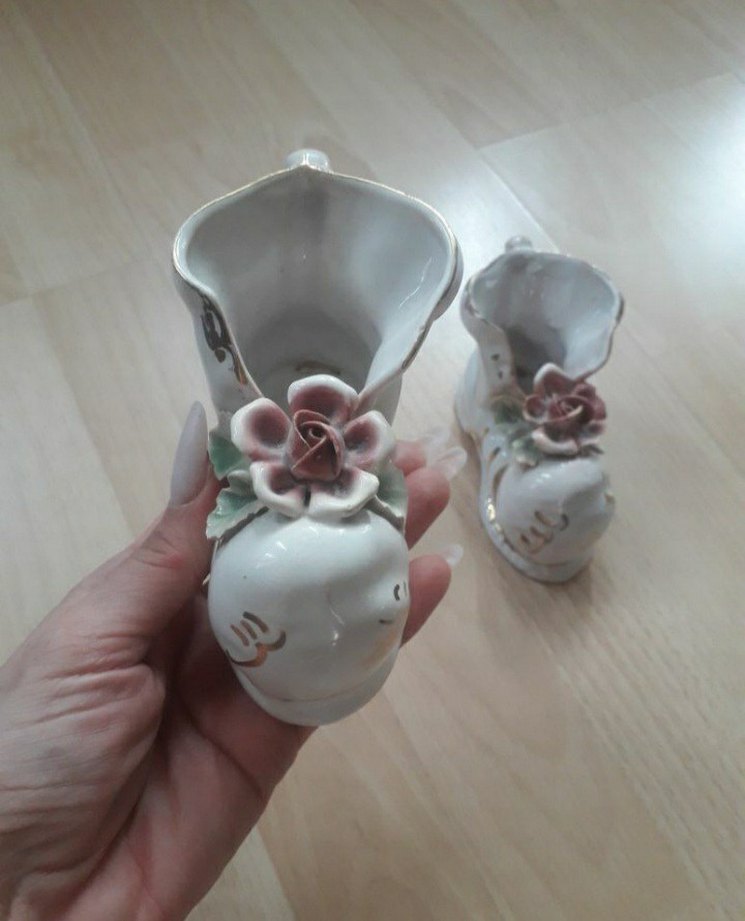 Pastel Beyaz Çiçek Detaylı Seramik Vazo - Görsel 3