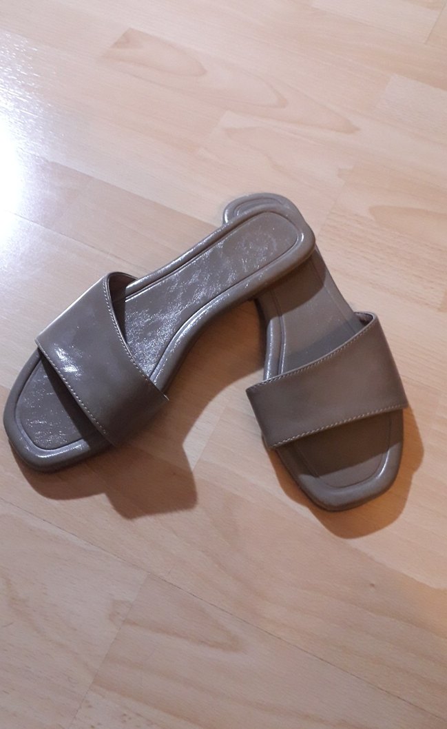 Koyu Bej Kadın Düz Terlik - Görsel 2