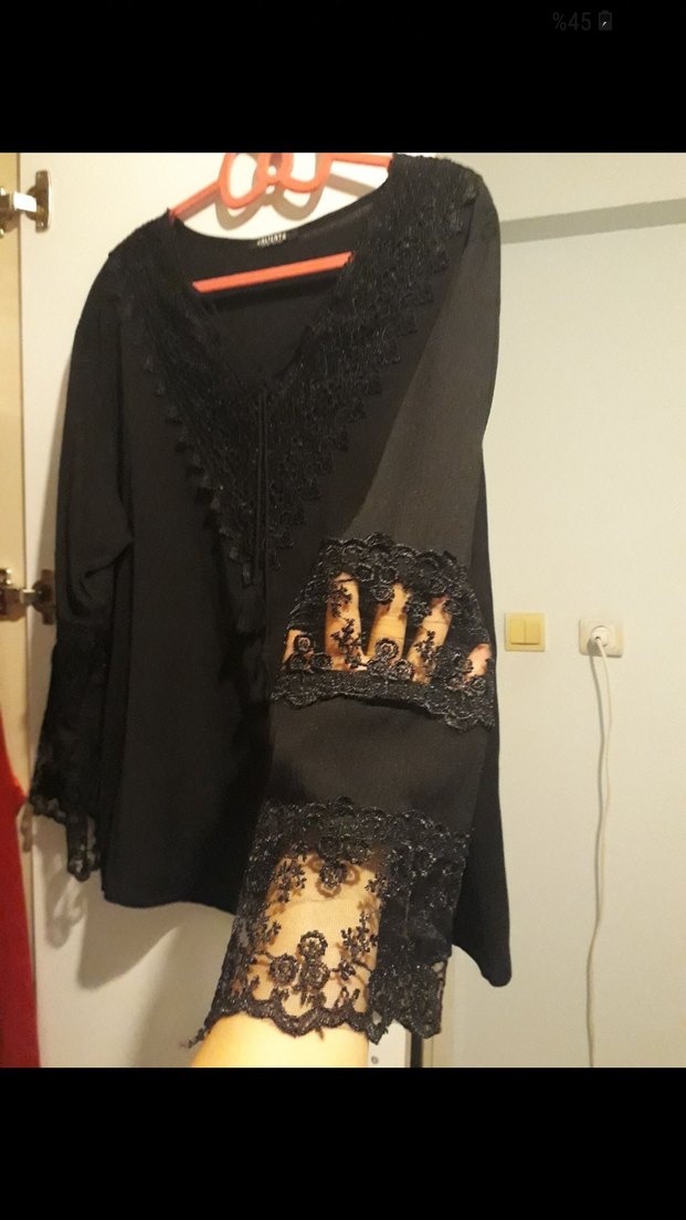 Dantel Detaylı Siyah Kadın Bluz - Görsel 3