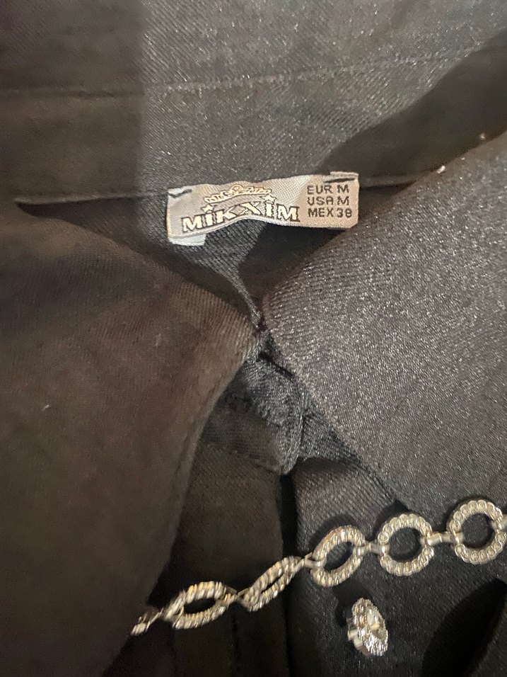 Siyah gömlek - Görsel 2