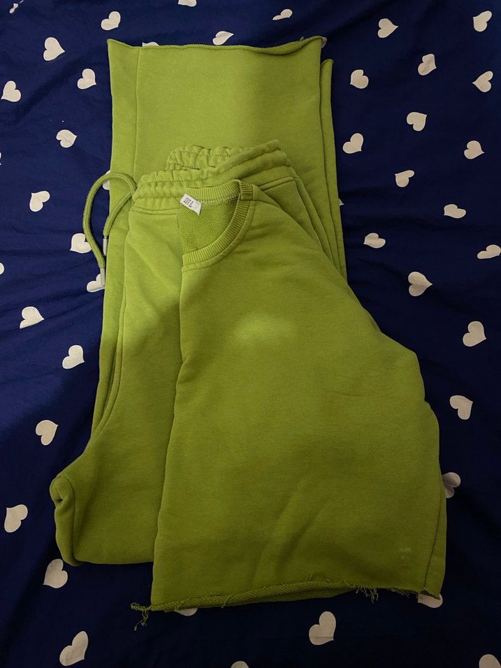 Kızlar için Yeşil Bol Kesim Eşofman Takımı - Görsel 2