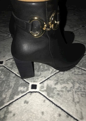 Siyah Deri Kadın Botlar Tokalı Topuklu - Görsel 2