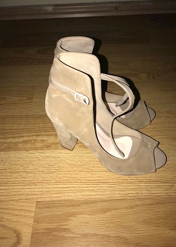 Bej Süet Stiletto Tokalı Kadın Topuklu Ayakkabı - Görsel 2