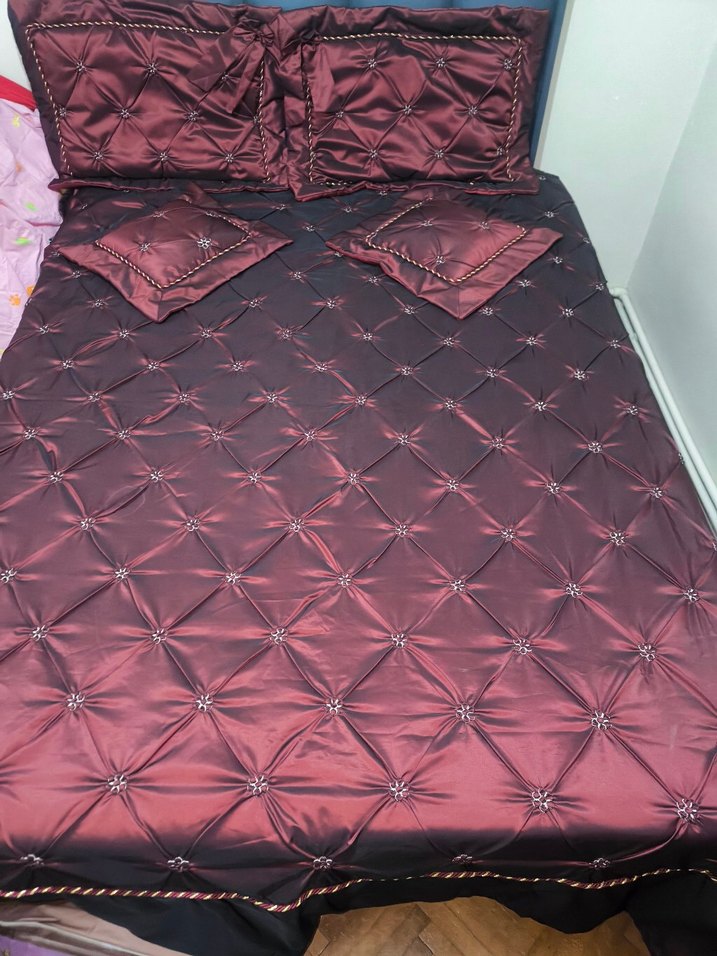 Bordo Nakışlı Yatak Örtüsü - Görsel 3