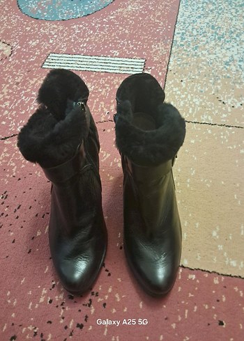 Tokalı Siyah Yüksek Topuklu Gotik Bot - Görsel 4