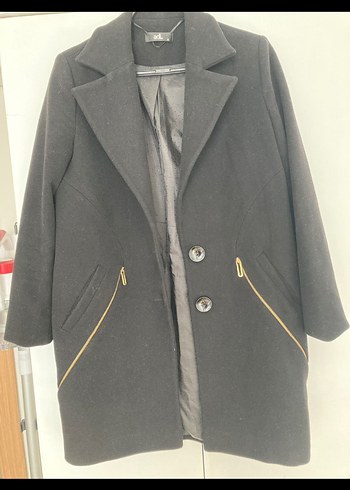 Siyah Düğmeli Kadın Kaban - Görsel 2