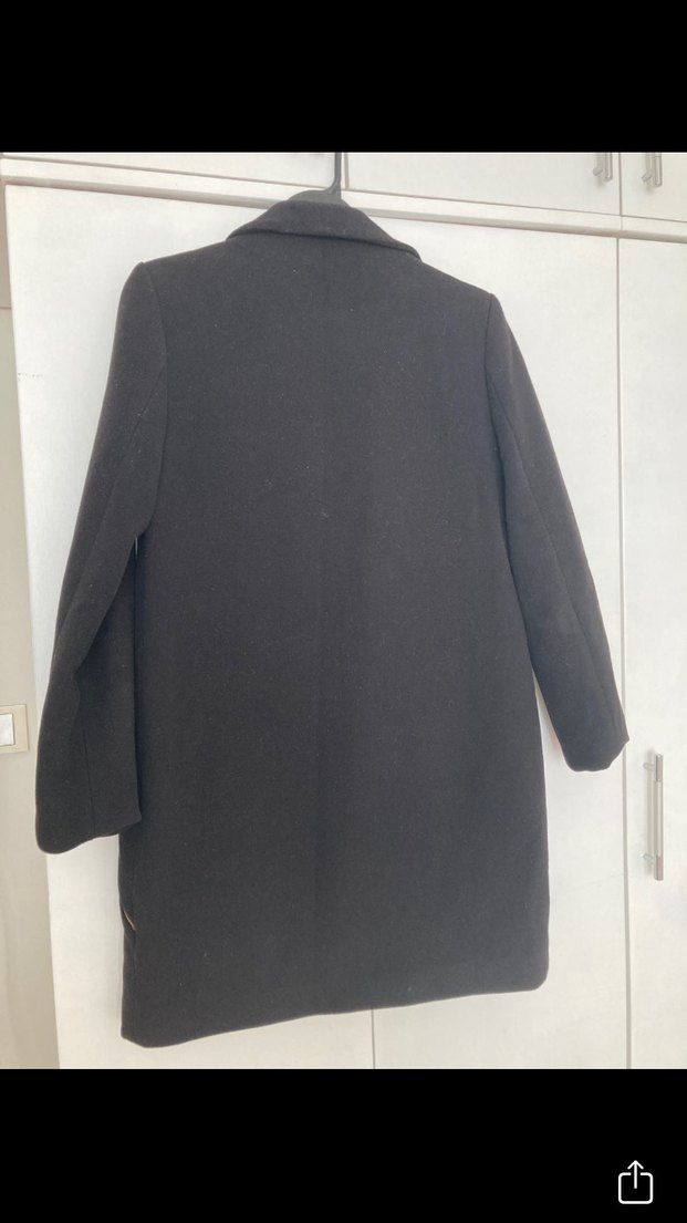 Siyah Düğmeli Kadın Kaban - Görsel 3