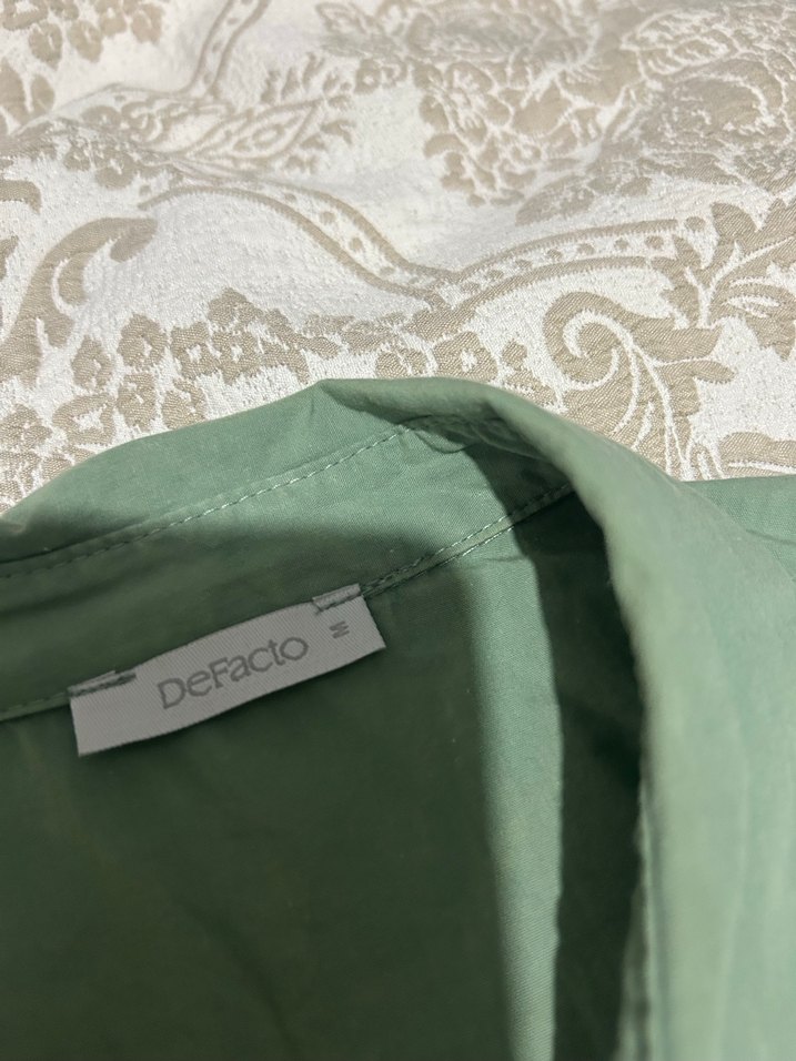 Düğmeli, Uzun Kollu, Yeşil Keten Kadın Gömlek - Görsel 3