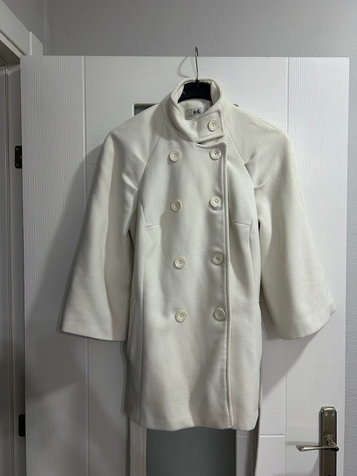 Düğmeli Beyaz Midi Kaban - Görsel 2