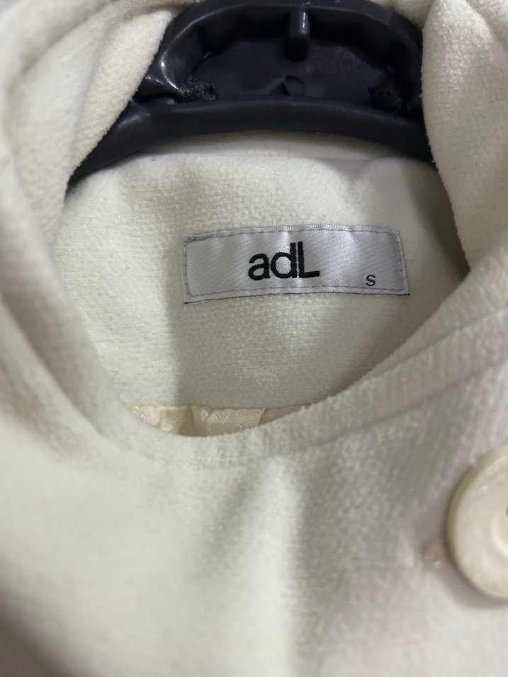 Düğmeli Beyaz Midi Kaban - Görsel 3