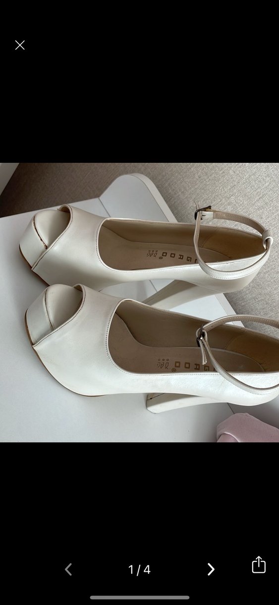 Beyaz Parlak Dolgu Topuklu Kadın Ayakkabı - Görsel 3