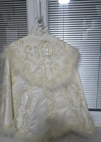 Beyaz Kürklü Nakışlı Çocuk Takımı - Görsel 5