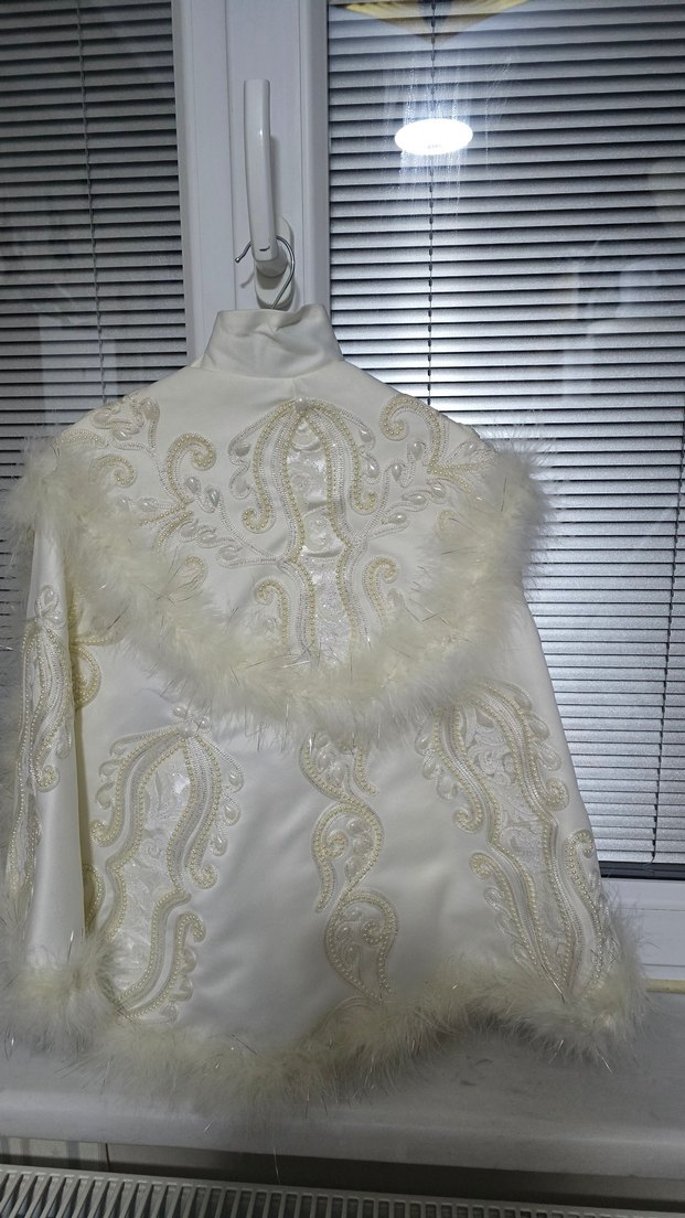 Beyaz Kürklü Nakışlı Çocuk Takımı - Görsel 5