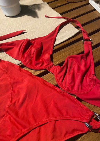 Parlak Kırmızı İnce Askılı Bikini - Görsel 3