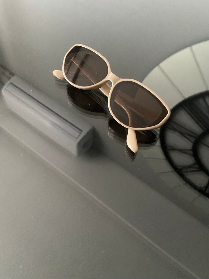 Bej Kadın Gözlüğü - Görsel 3