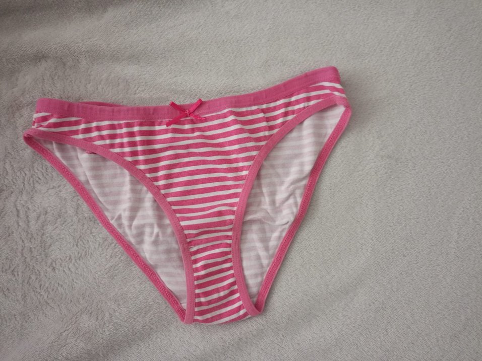 kırmızı cizgi li kadin silip - Görsel 2