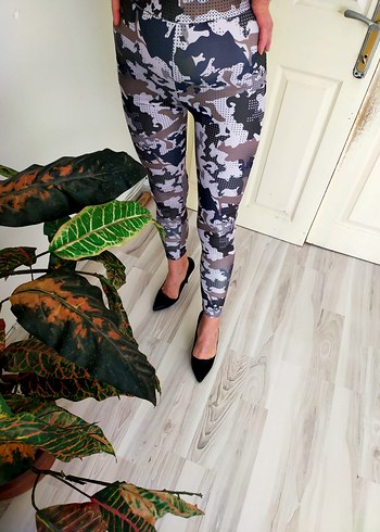 Gri Kamuflaj Desenli Dantel Detaylı Tayt - Görsel 4