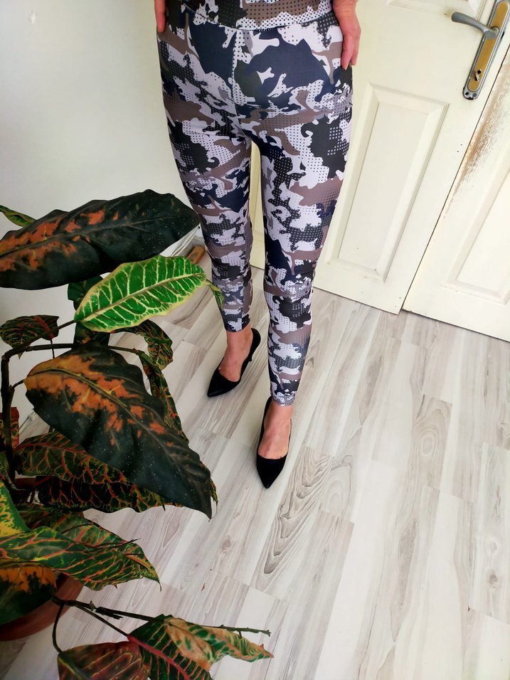 Gri Kamuflaj Desenli Dantel Detaylı Tayt - Görsel 4