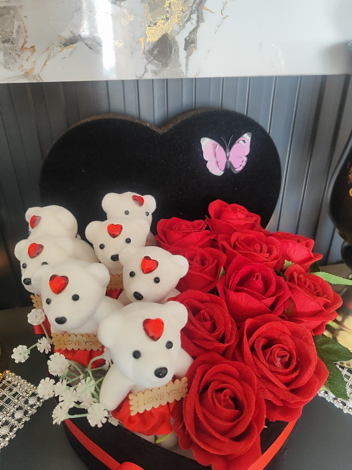 Kırmızı Güller ve Peluş Ayıcıklar Aranjmanı hediyelik süs - Görsel 3