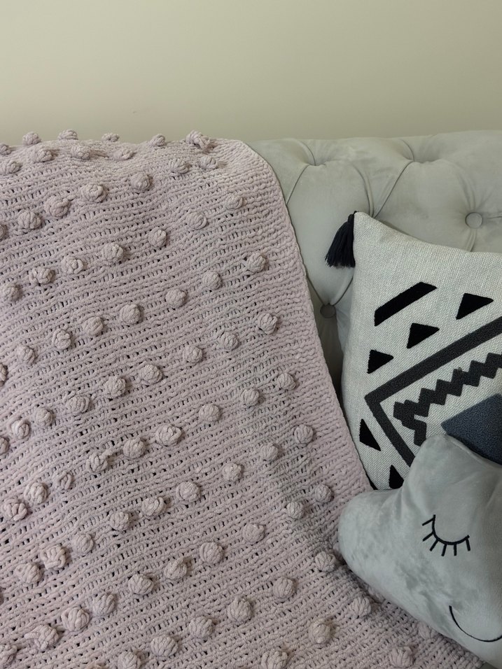 Gri Nakışlı Örgü Çocuk Battaniyesi - Görsel 2