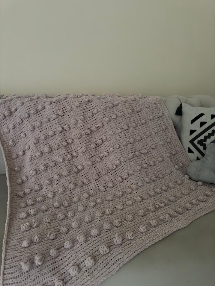 Gri Nakışlı Örgü Çocuk Battaniyesi - Görsel 3