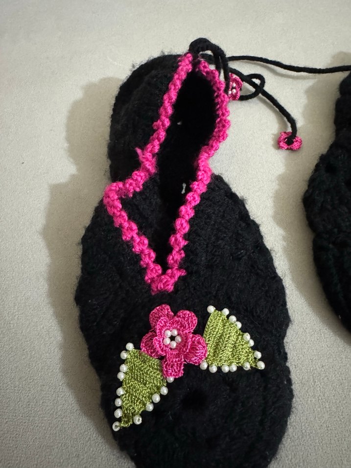 Nakışlı Örgü Kadın Ev patigi - Görsel 3