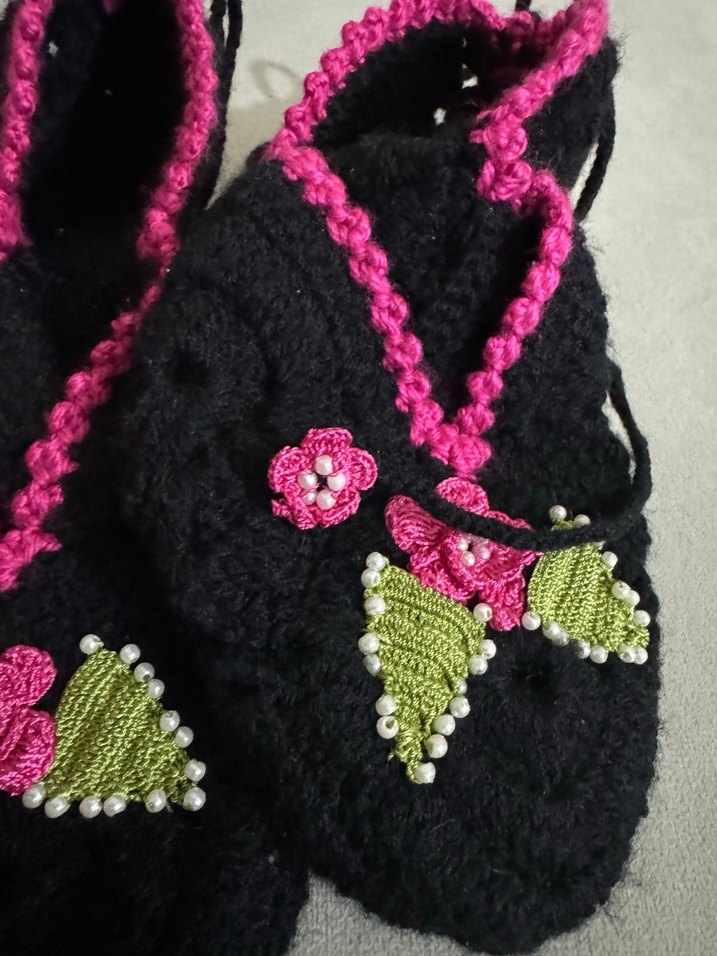 Nakışlı Örgü Kadın Ev patigi - Görsel 2