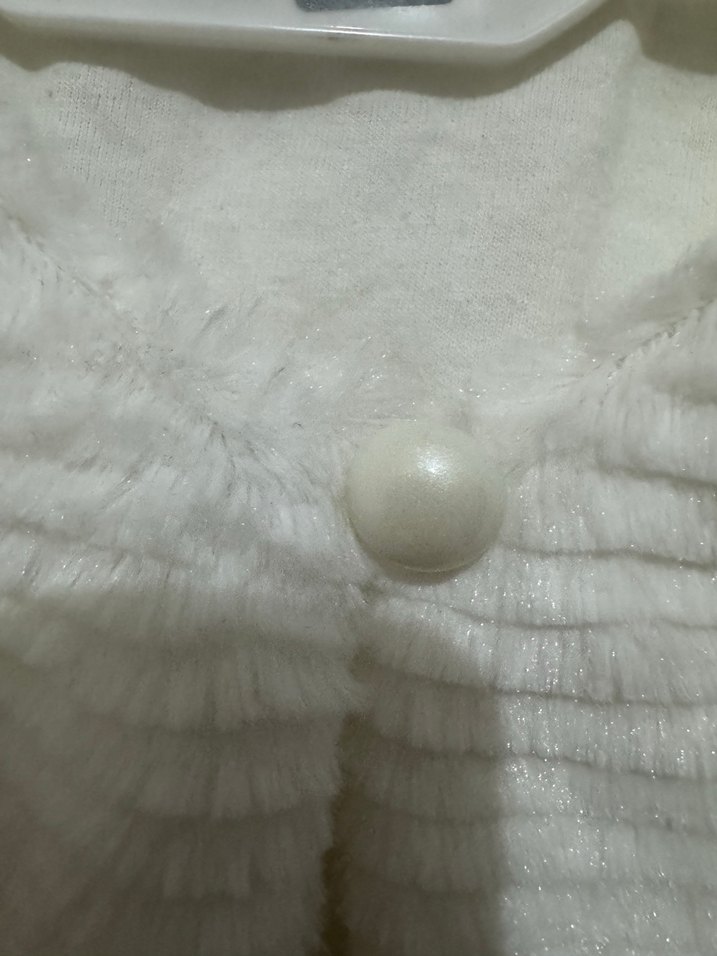 Kız Çocuk Beyaz Kürklü Kolsuz Yelek - Görsel 4