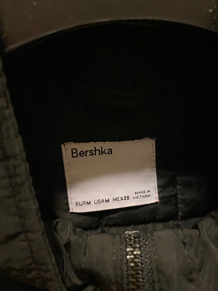 Siyah Fermuarlı Kısa Kadın Mont - Görsel 3