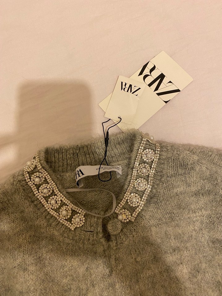 Gri Kısa Kollu Nakışlı Kadın Hırka - Görsel 2