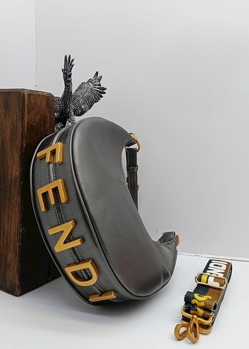 Fendi Deri Kadın Çanta - Görsel 3