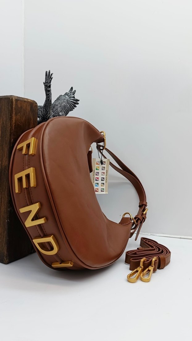 Fendi Deri Kadın Çanta - Görsel 4