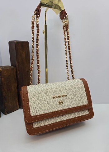 Zincir Detaylı Modern Klasik Kadın Çanta - Görsel 2