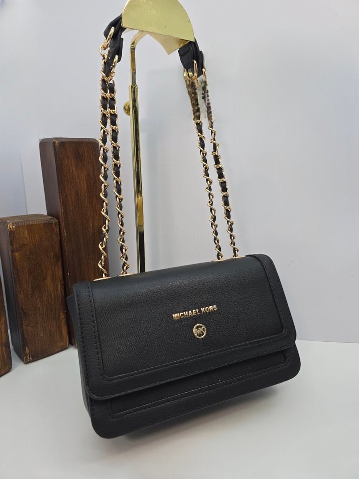 Zincir Detaylı Modern Klasik Kadın Çanta - Görsel 3