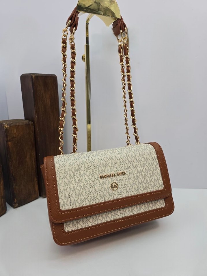 Zincir Detaylı Modern Klasik Kadın Çanta - Görsel 2