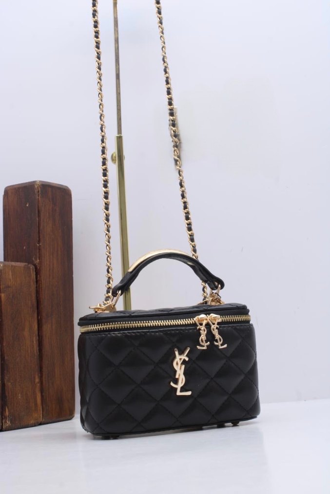 Zincir Detaylı Kadın Çanta - Görsel 2