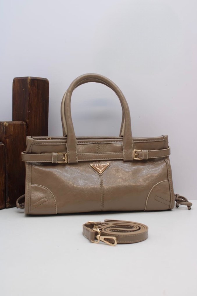 Parlak Kadın Deri Omuz Çantası - Görsel 4