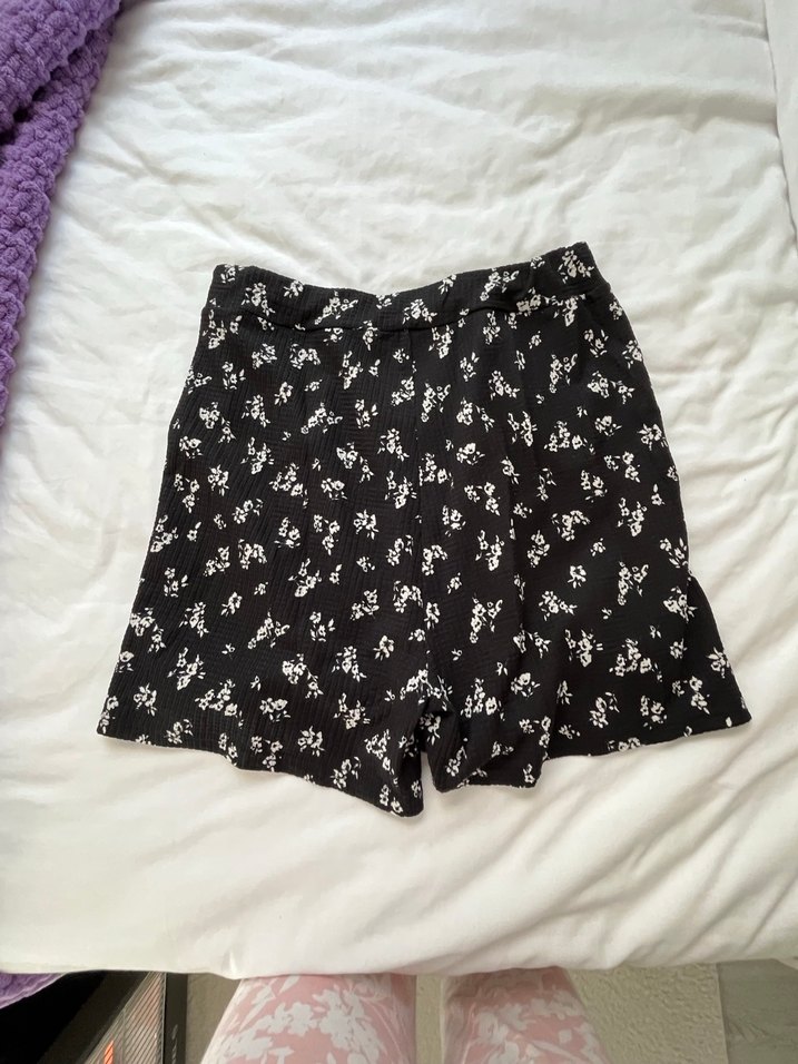 Siyah Çiçekli Midi Mini şort Etek - Görsel 3