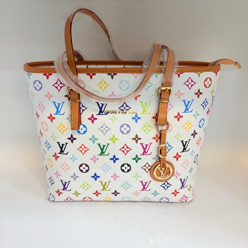 Beyaz Deri Çiçek Desenli Kadın Çantası - Görsel 2