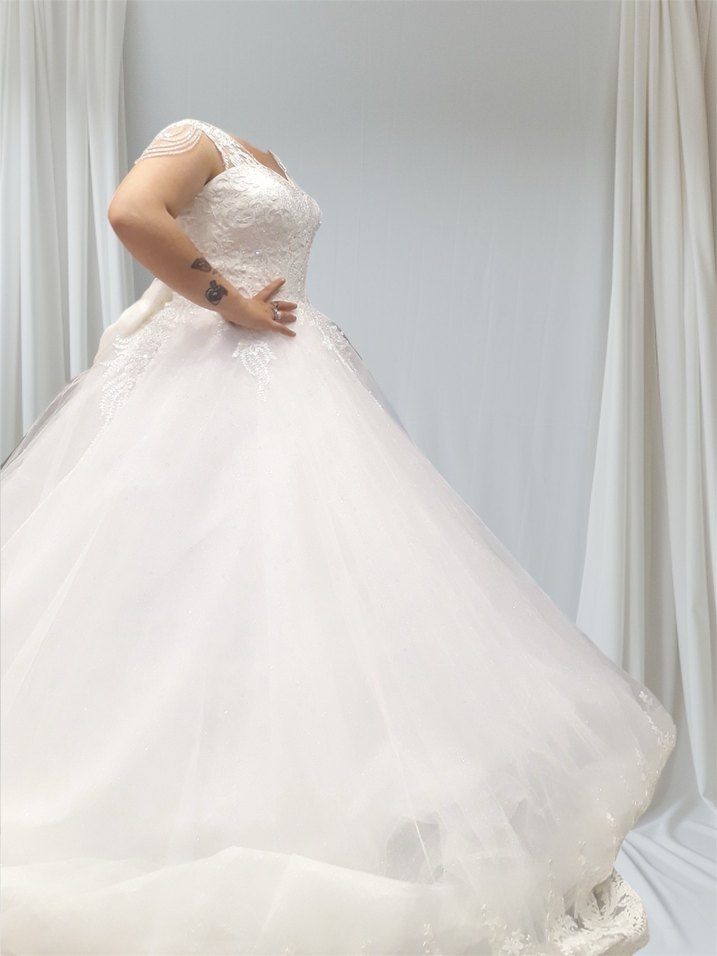 Dantel Detaylı Beyaz A Kesim Gelinlik - Görsel 4