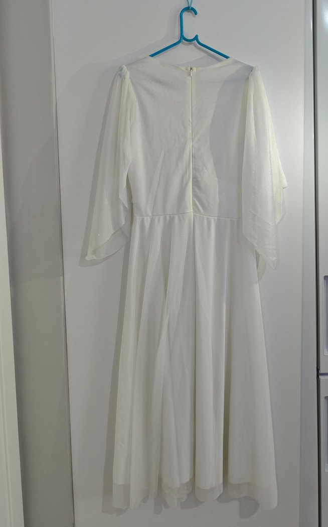 Beyaz Uzun Drapeli V Yaka Elbise yarasa kol - Görsel 4