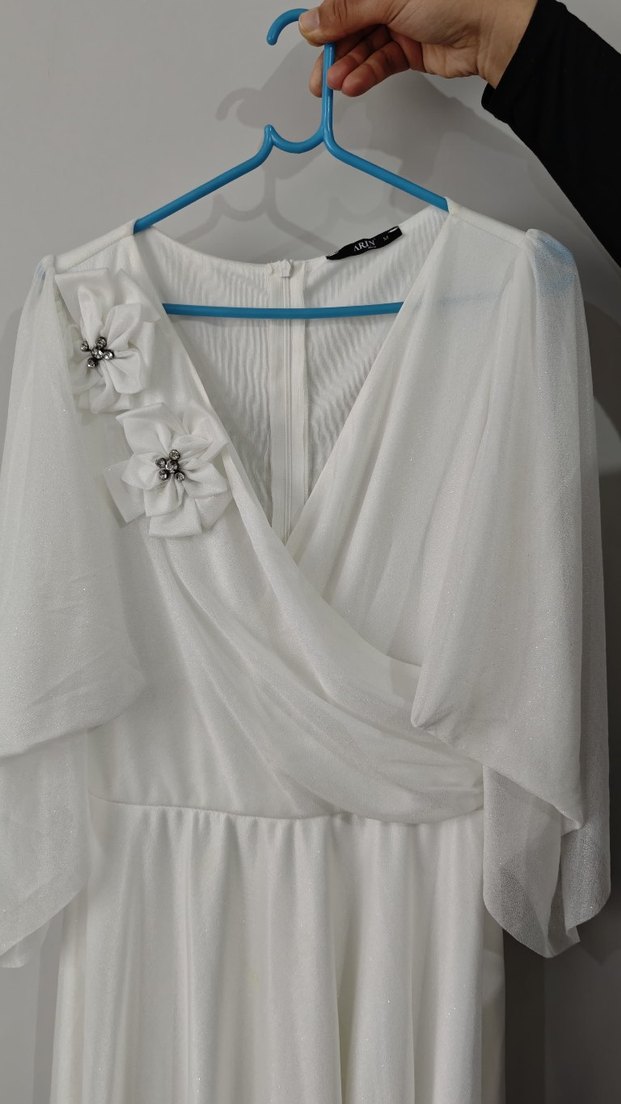 Beyaz Uzun Drapeli V Yaka Elbise yarasa kol - Görsel 2