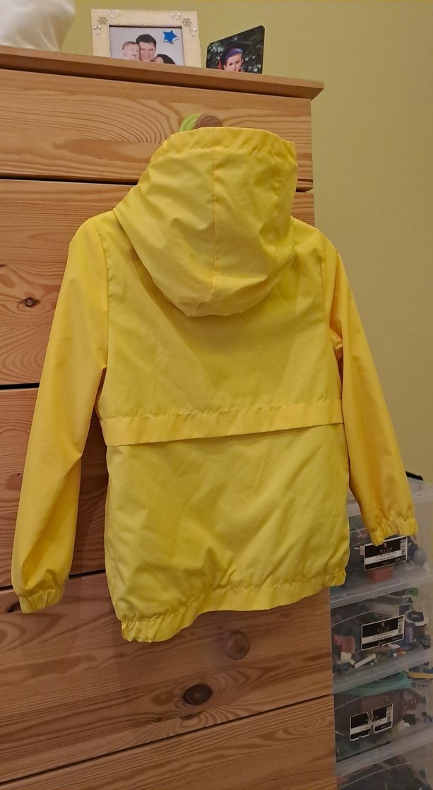 Sarı Kapüşonlu Erkek Çocuk Yağmurluk - Görsel 2
