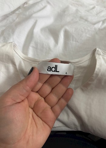 Düğmeli Kısa Kollu Beyaz Kadın Gömlek - Görsel 5