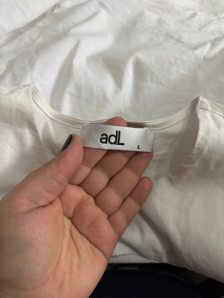 Düğmeli Kısa Kollu Beyaz Kadın Gömlek - Görsel 5