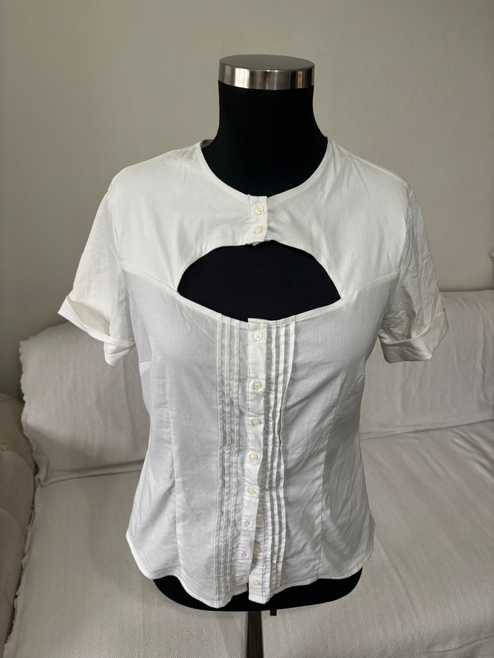 Düğmeli Kısa Kollu Beyaz Kadın Gömlek - Görsel 3