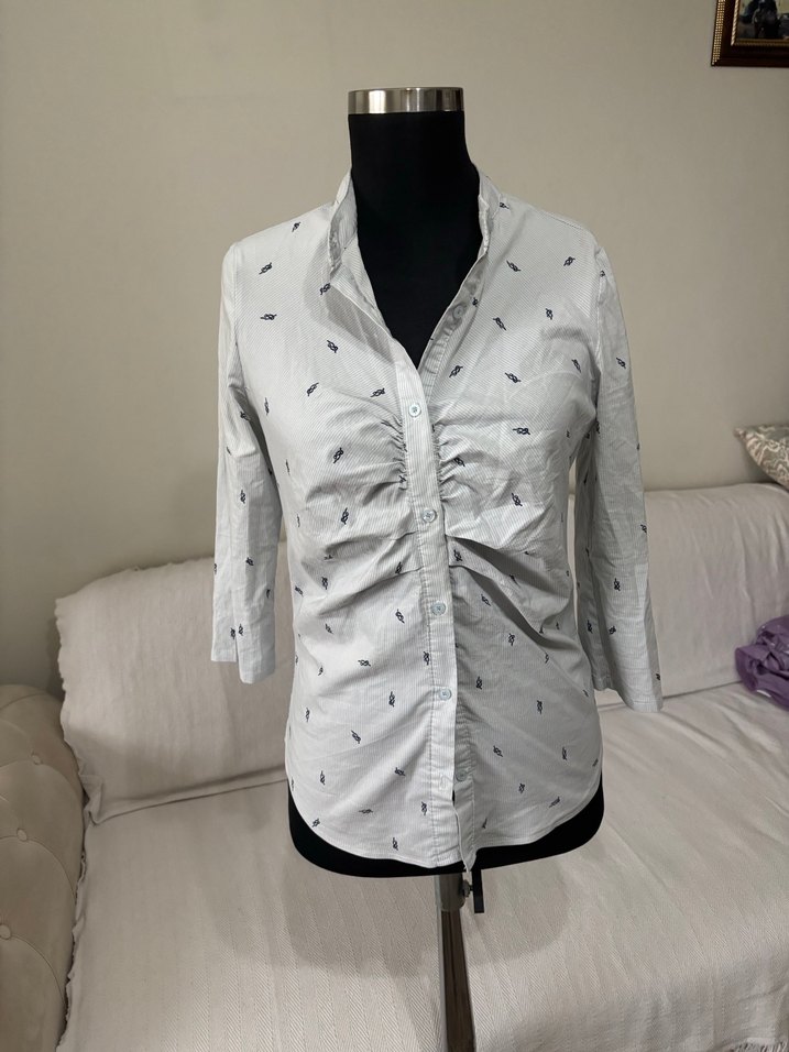 Düğmeli V Yaka Kadın Gömlek - Görsel 2