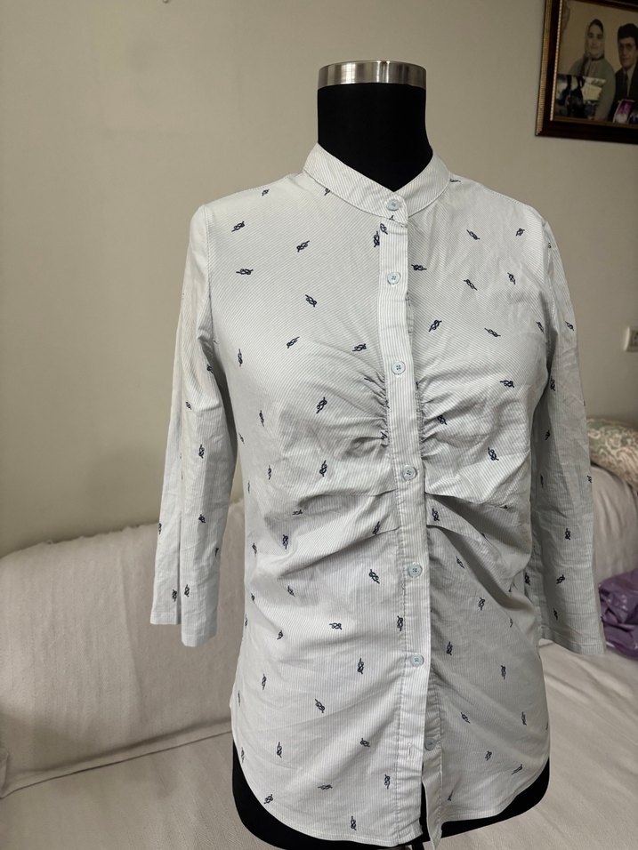 Düğmeli V Yaka Kadın Gömlek - Görsel 5